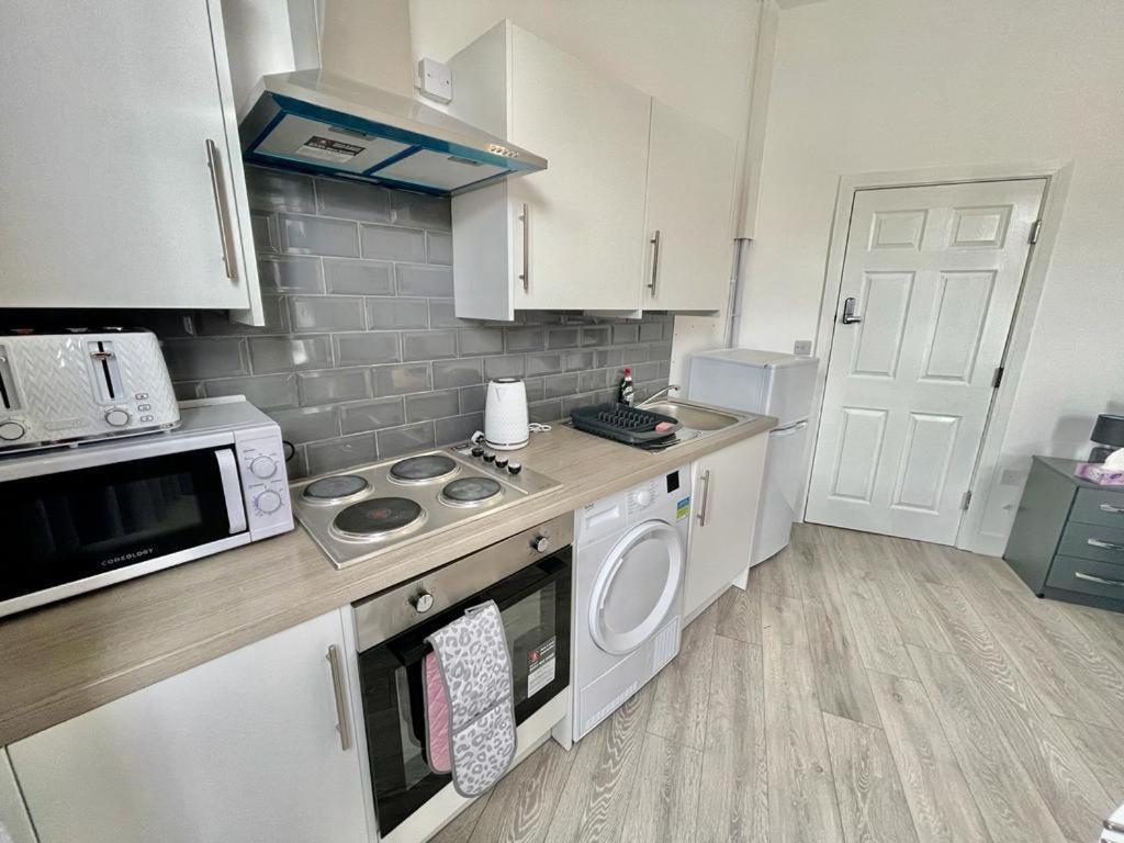 Cheerful 1 Bed Apartment Cardiff City Centre - Penarth Rd Екстер'єр фото